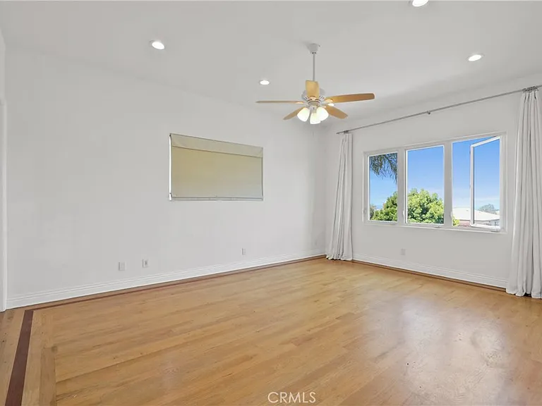 7908 W 81st St — Photo 26