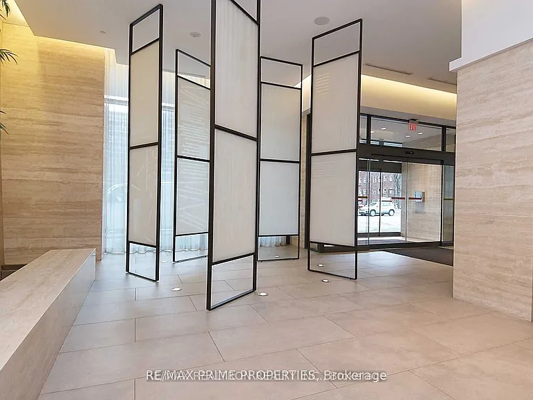 70 Roehampton Ave #1319 — Photo 21