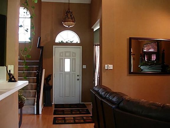 2nd image of 831 San Jacinto Dr