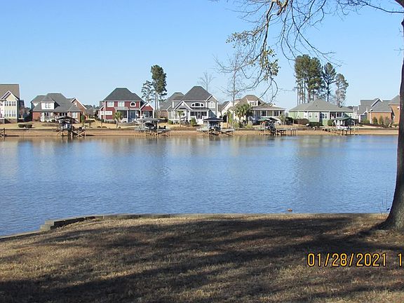 3rd image of 238 Irvines Cir