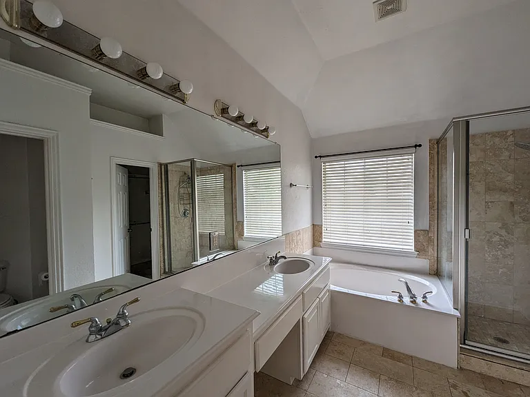 9200 Blue Water Dr — Photo 11