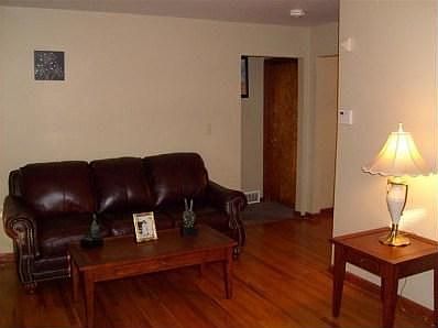 4th image of 1305 Wakefield Ave