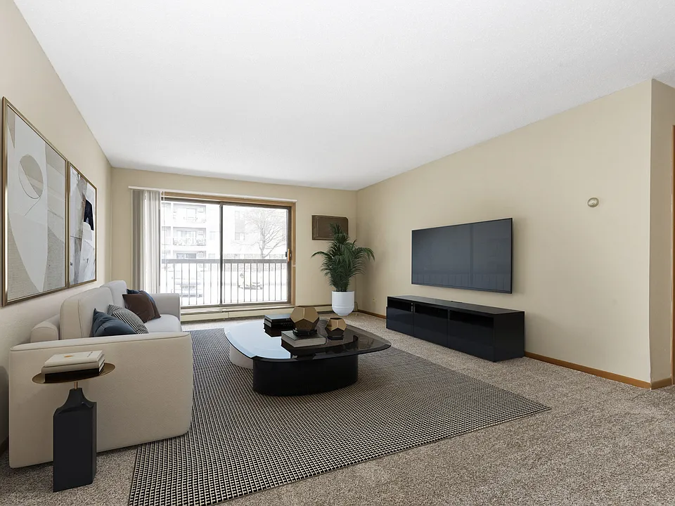 Anoka, MN Dellwood Estates | Living