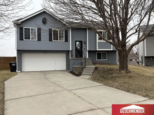 18911 T Cir, Omaha, NE 68135