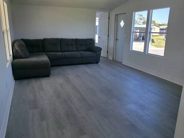 2910 Hibiscus Run Ln — Photo 10