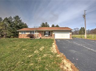 9528 Cabin Rd, Oakley, IL 62501