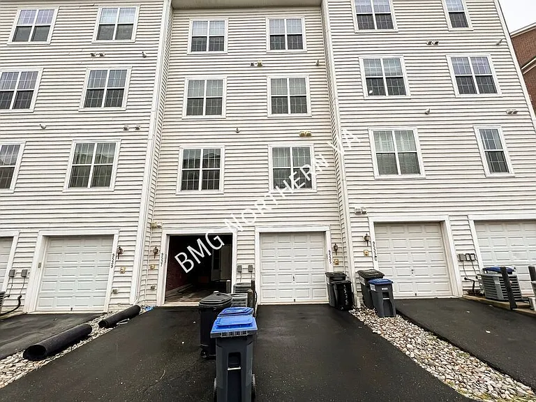 9535 Center St — Photo 35