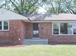 3916 Madison Ave, Des Moines, IA 50310