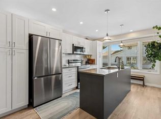 109 S Coachway Ln SW, Calgary, AB T3H 2V9