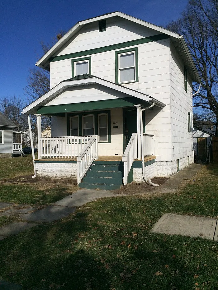 1426 Arlington Ave photo 1