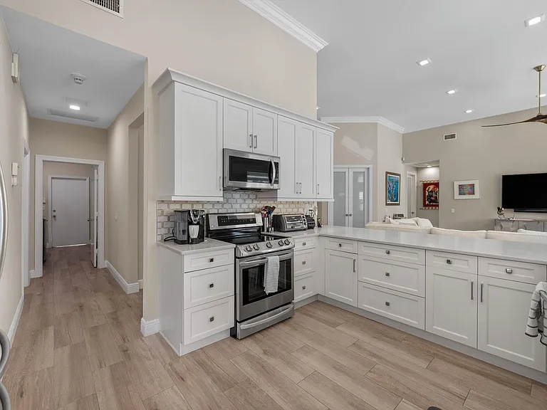 4841 Exeter Estate Ln — Photo 10