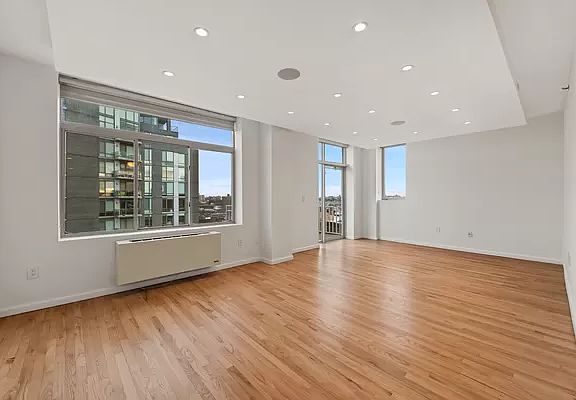 4th image of 3625 Oxford Ave APT 9A