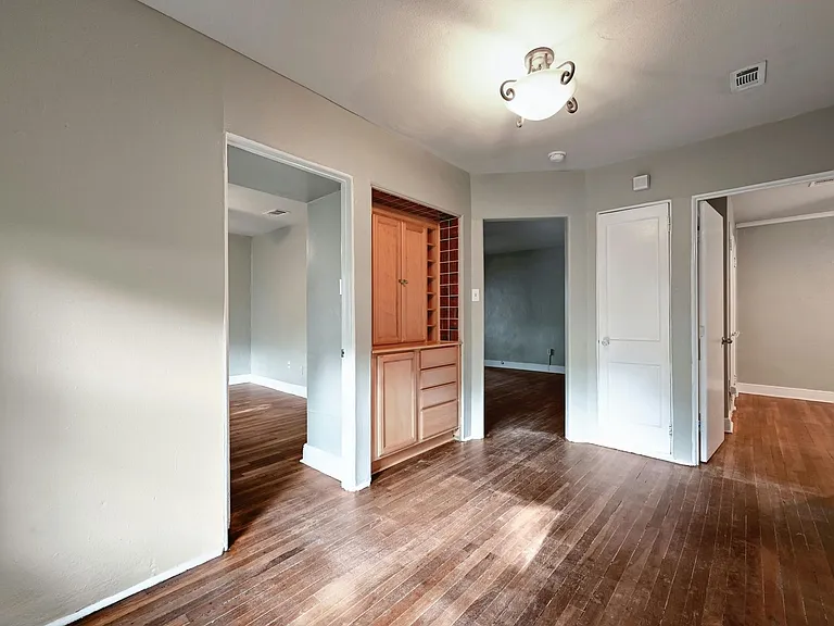 2829 San Gabriel St — Photo 25