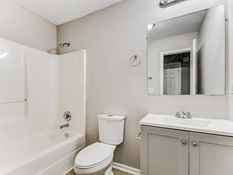 114 Laird Ave — Photo 14
