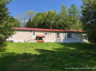 17 Longview Dr, Norridgewock, ME 04957