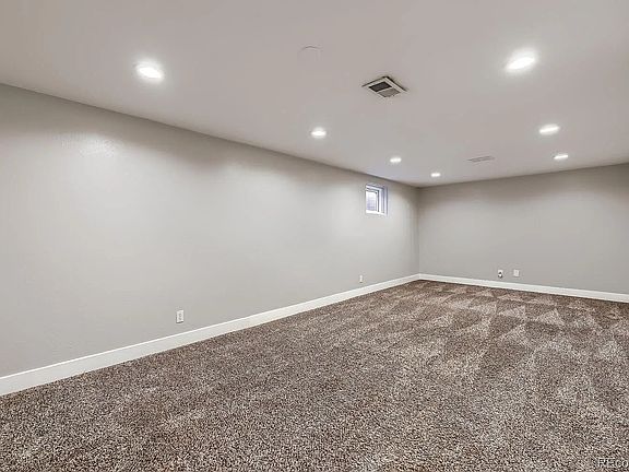 5th image of 1640 Buchtel Blvd S