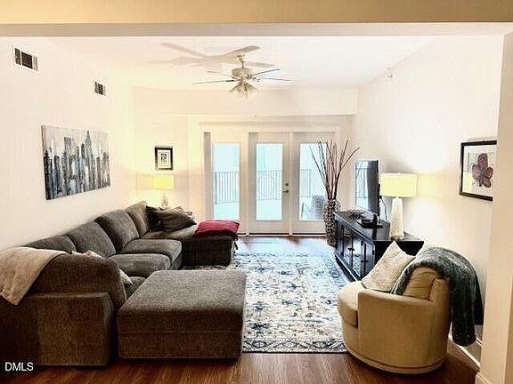 2nd image of 222 Glenwood Ave APT 218