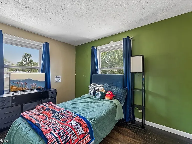 2369 Frederick Dr — Photo 24