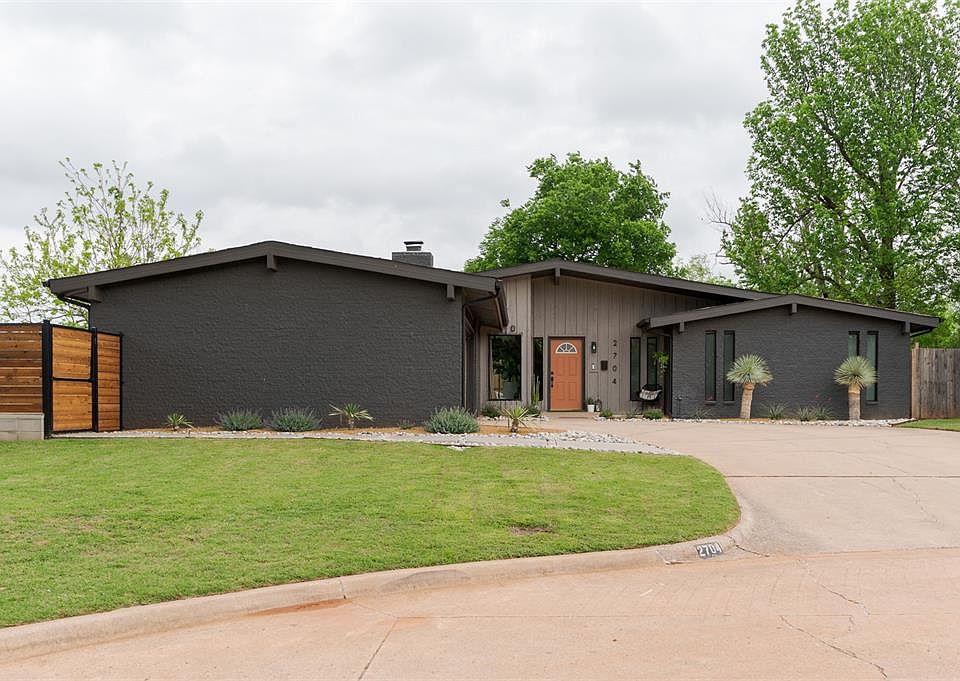 1st image of 2704 NW 120th Ter