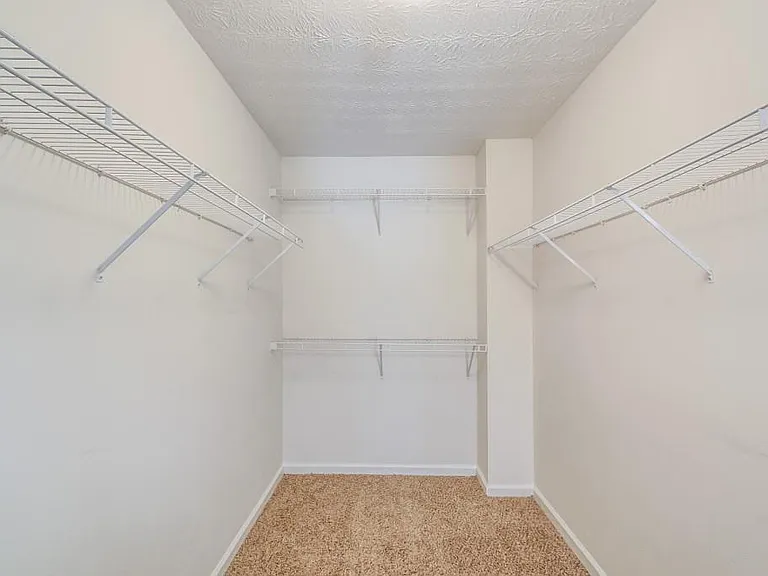 425 Lazy Willow Ln — Photo 14