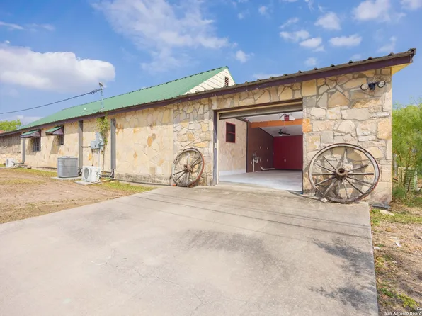 12 CAVALRY TRL, Brackettville, TX 78832