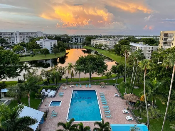 2205 S Cypress Bend Dr APT 903, Pompano Beach, FL 33069