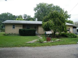 302 W Lincoln Ave, Clay Center, KS 67432