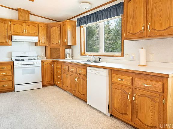 4th image of 411 N County Road 441