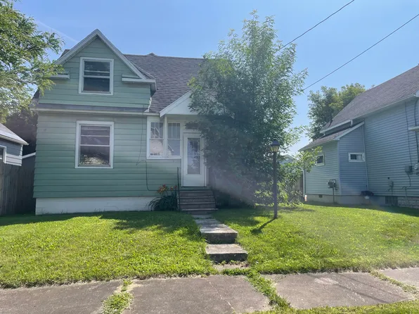913 Augusta St, Sault Sainte Marie, MI 49783