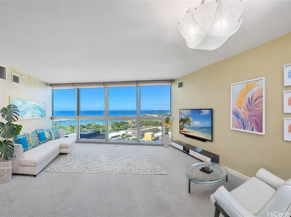 1177 Queen St APT 2404, Honolulu, HI 96814