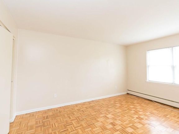 5th image of 223 Bristol St APT 118A