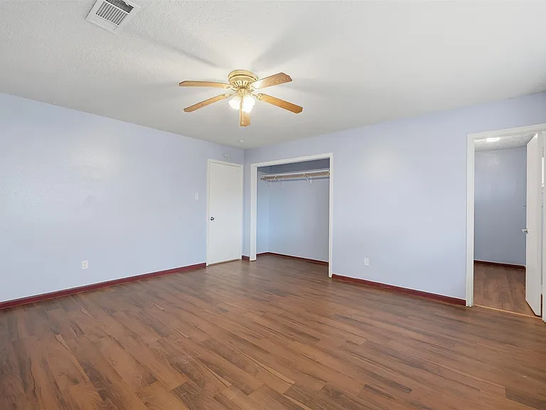 7015 Pella Dr — Photo 18