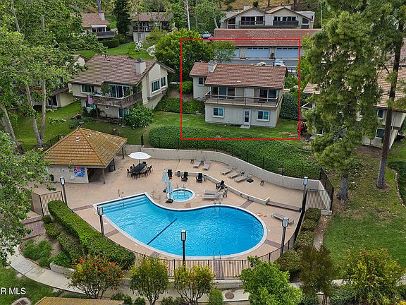 2nd image of 74 Rosehedge Ln