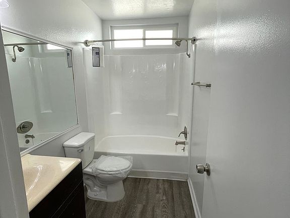 5th image of 20317 Saticoy St #95104