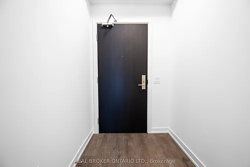 55 Duke St W #1101 Photo 1