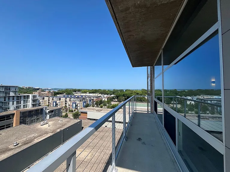 Galaxie High Rise Apartments — Photo 118