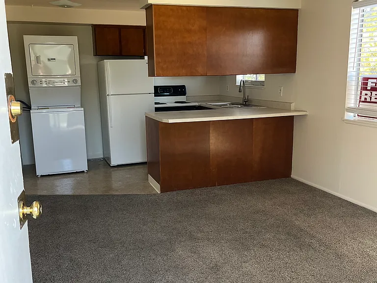 1352 Forest St — Photo 2