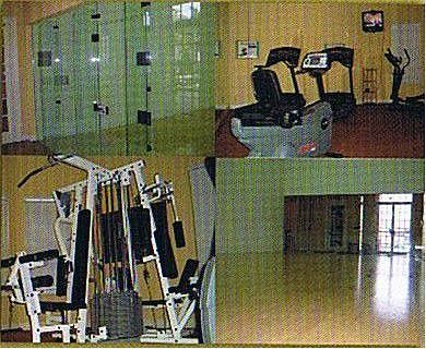 24 HOUR FITNESS CENTER AND RACQUETBALL