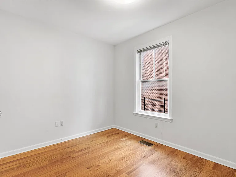 24-1 Ash St #1 — Photo 14