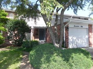 1750 Warwick Ct, Wheaton, IL 60189