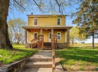 1734 Windsor Castle Rd, Hamburg, PA 19526