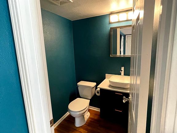 Half bath off the entryway.