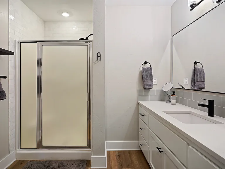 523 NW Colorado Ave #200 — Photo 21