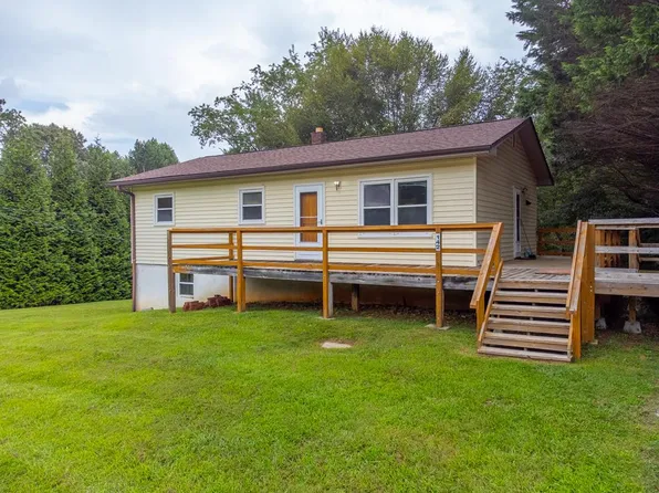 142 Walnut Cove Rd, Franklin, NC 28734