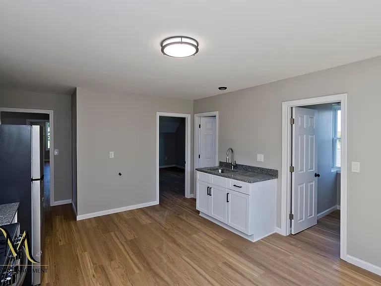 24 Hilton St — Photo 3