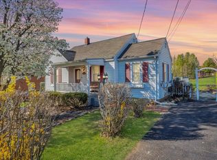 1210 Victory Rd SE, Roanoke, VA 24014