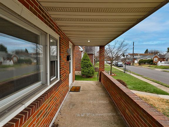 4th image of 1085 Detweiler Ave