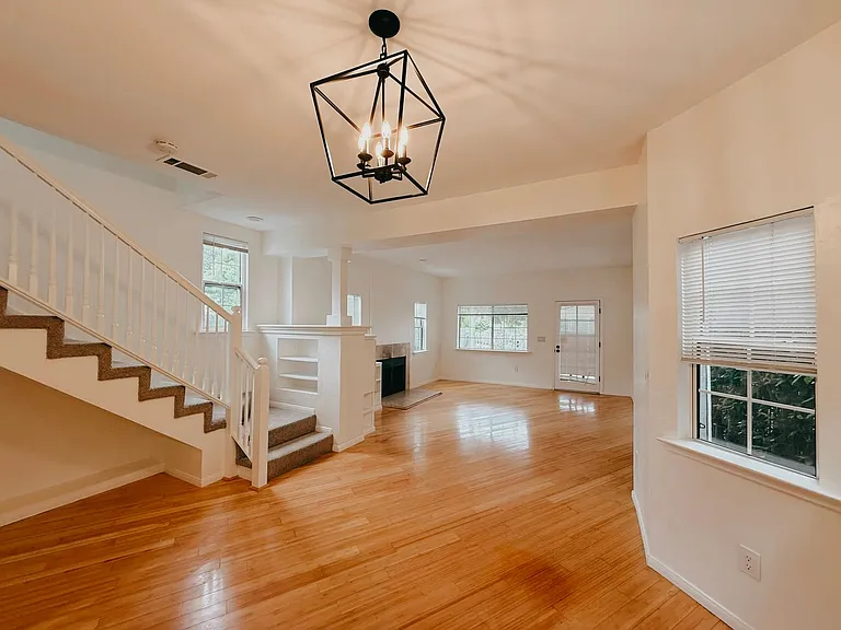4640 Muir Ave — Photo 5