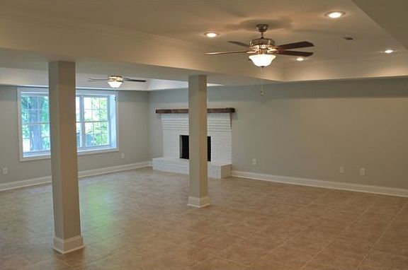 3rd image of 610 Sharon Dr