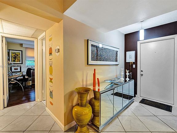 4th image of 4025 N Federal Hwy APT 226A